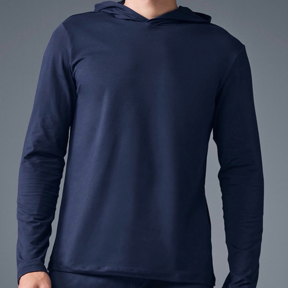 Men’s ALO Conquer Reform Long Sleeve With Hood in Navy EUC Sz Medium